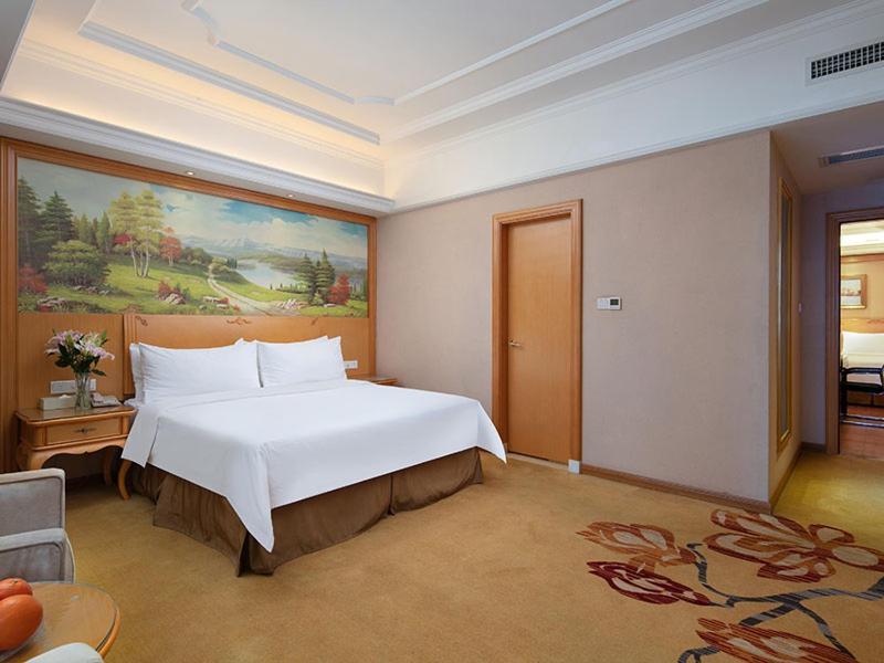 Vienna International Hotel Jiujiang Shili Street Bagian luar foto